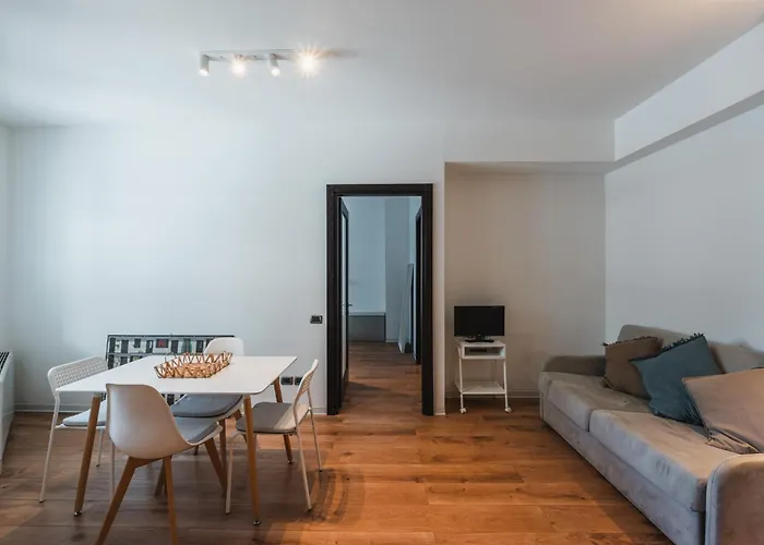 Navigli Area - Urban Oasis In Design Courtyard