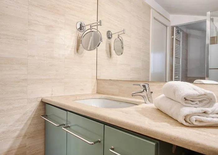 Hostmate - - Mentana - Duomo *