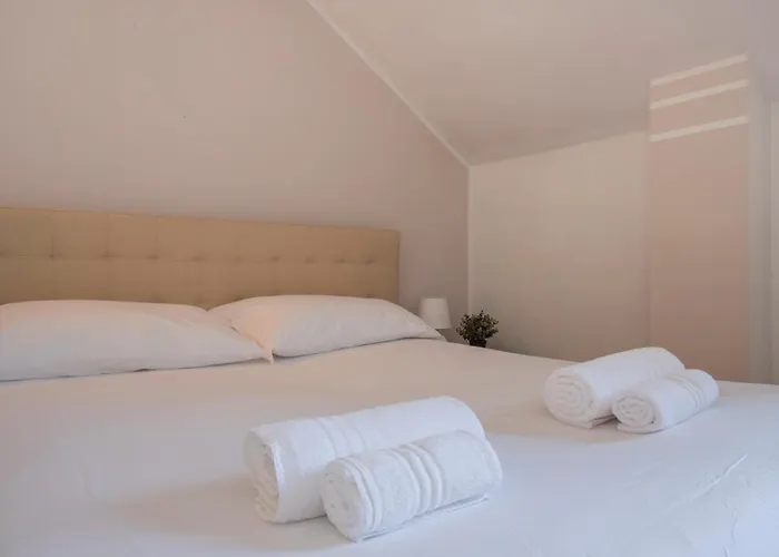 I-host - Rogoredo 21 *