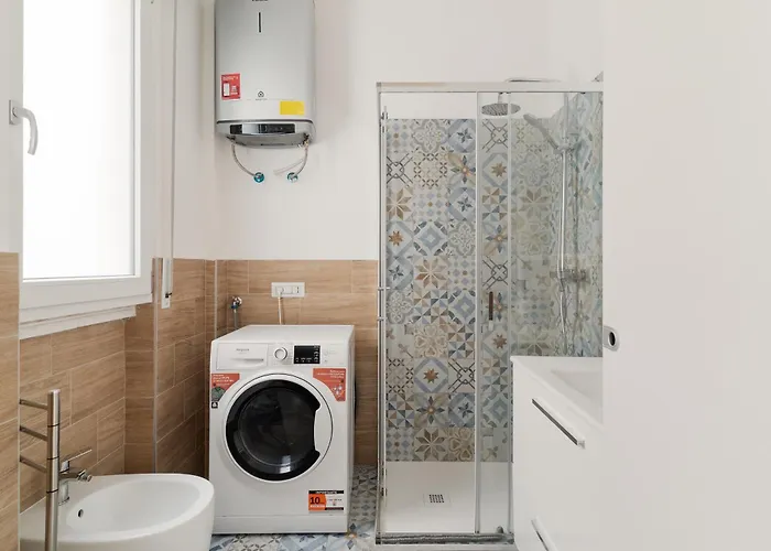 Guesthost - Bright M1 Pasteur *