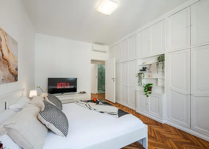 The Dreamers Mansion - Ticinese Bocconi Area *