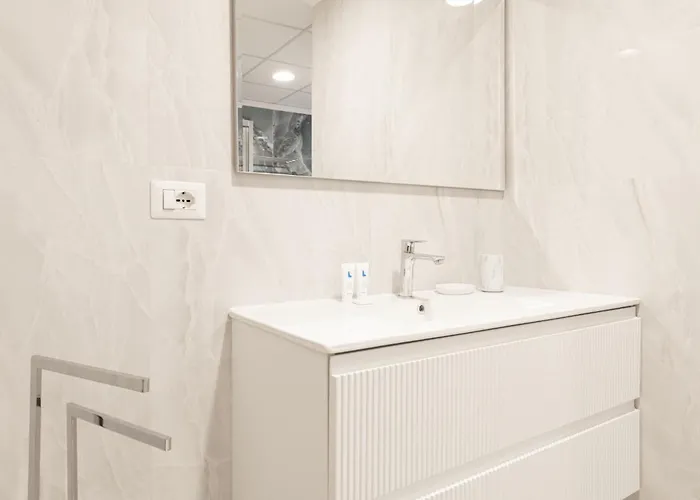 Easylife - Stile E Comodità Tra Duomo E Navigli Appartamento Milano