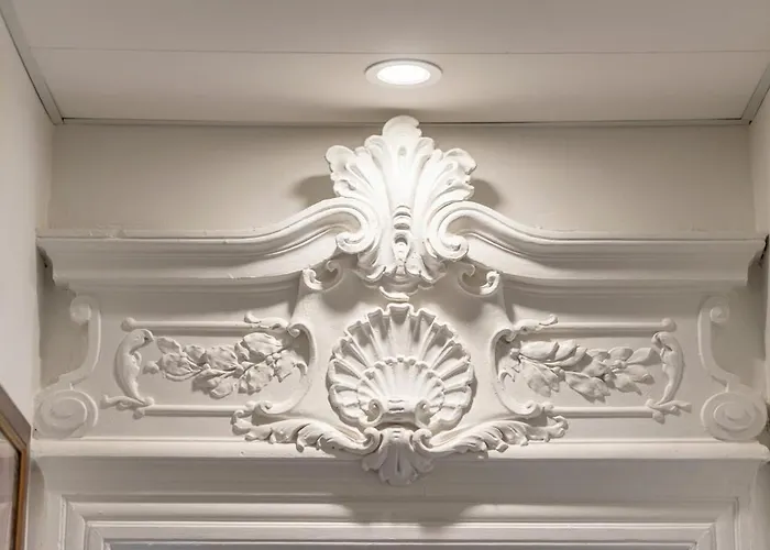 아파트 Duomo 7 Min - Historic Luxury 3 Bedrooms With Parking 밀라노