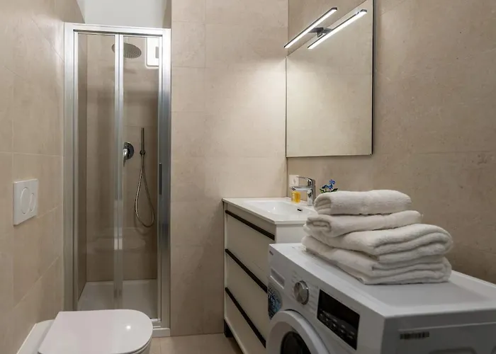 Duomo 7 Min - Historic Luxury 3 Bedrooms With Parking 아파트 *