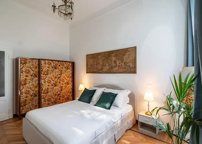 Duomo 7 Min - Historic Luxury 3 Bedrooms With Parking 아파트 밀라노