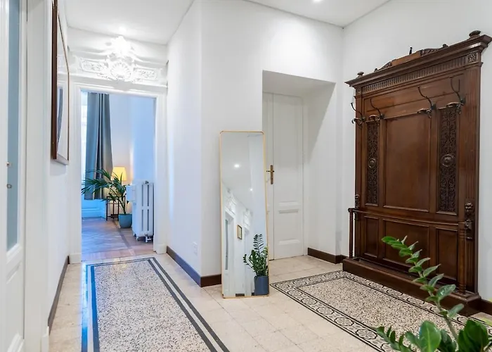 Duomo 7 Min - Historic Luxury 3 Bedrooms With Parking *