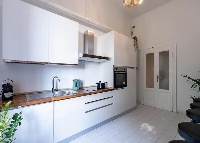 Duomo 7 Min - Historic Luxury 3 Bedrooms With Parking 아파트 밀라노