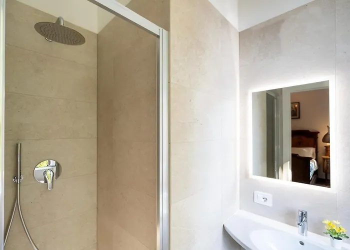 Duomo 7 Min - Historic Luxury 3 Bedrooms With Parking