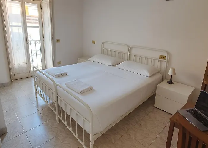 Freedhome - Nightlife *