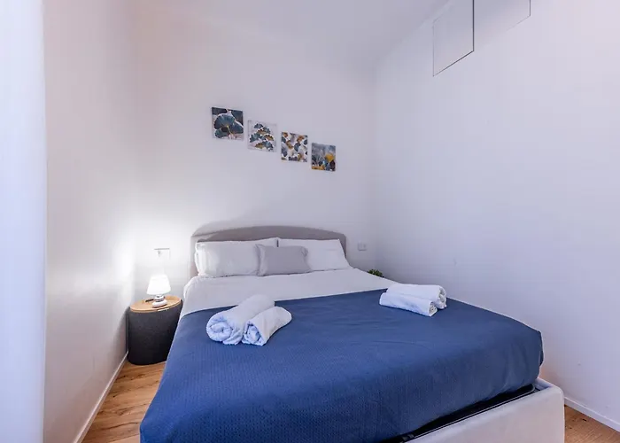 Porta Venezia Bilocale Moderno Apartment