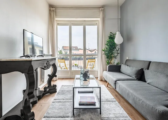 Luminoso Trilocale In Porta Garibaldi * 밀라노