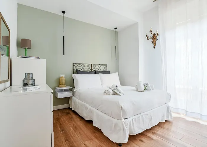 아파트 Luminoso Trilocale In Porta Garibaldi *