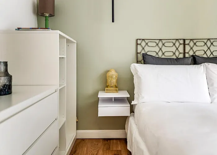 아파트 Luminoso Trilocale In Porta Garibaldi