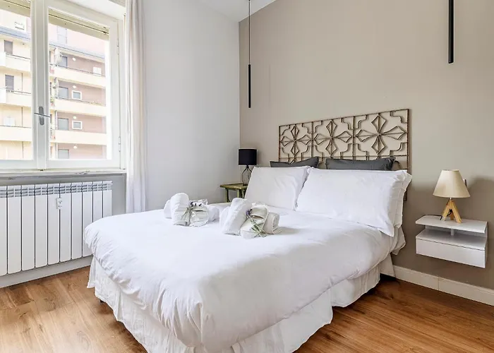 Luminoso Trilocale In Porta Garibaldi