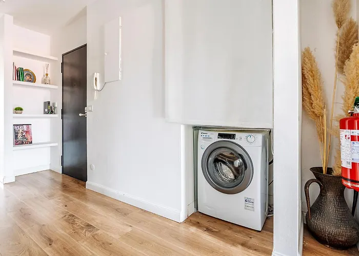 아파트 Luminoso Trilocale In Porta Garibaldi