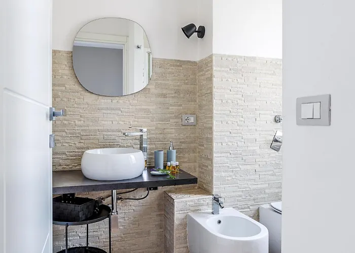 Luminoso Trilocale In Porta Garibaldi 밀라노