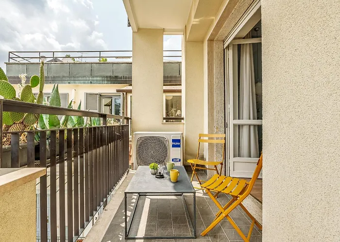 Luminoso Trilocale In Porta Garibaldi * 밀라노