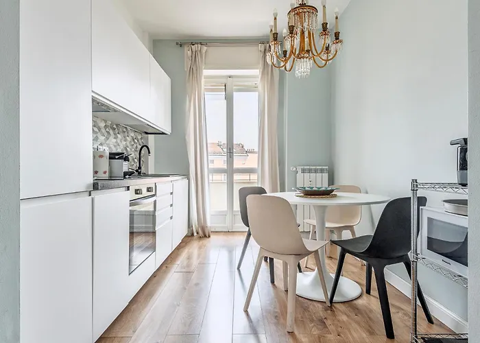 Luminoso Trilocale In Porta Garibaldi 아파트