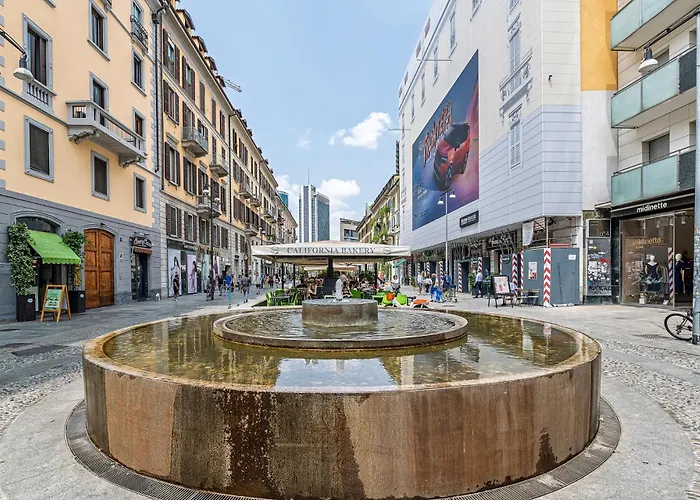 Luminoso Trilocale In Porta Garibaldi * 밀라노
