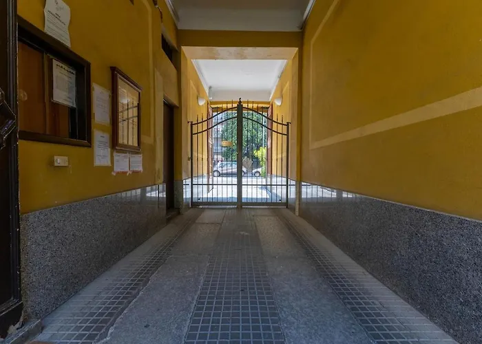 Tortona-navigli Subway Apartment
