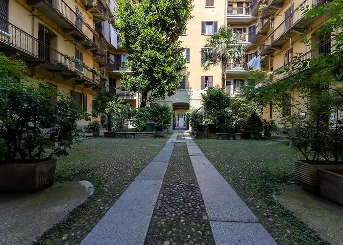 Tortona-navigli Subway Milano