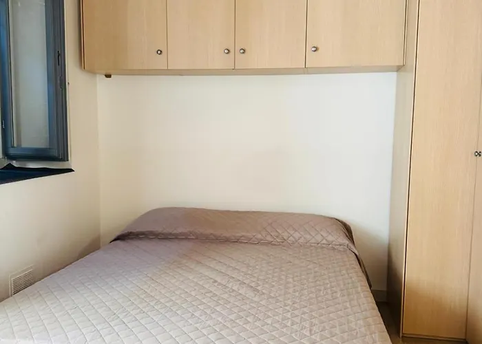 Appartamento Miro-canonica 41, Milano