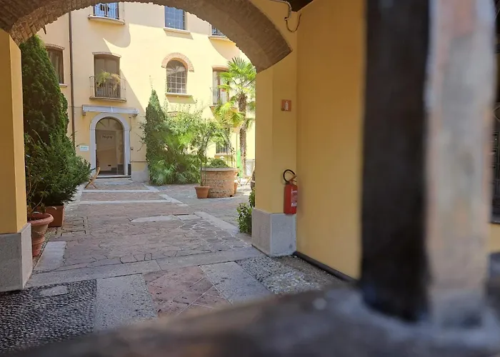 Monolocale Adelaide Abbadesse M3-m5 Zara Milano