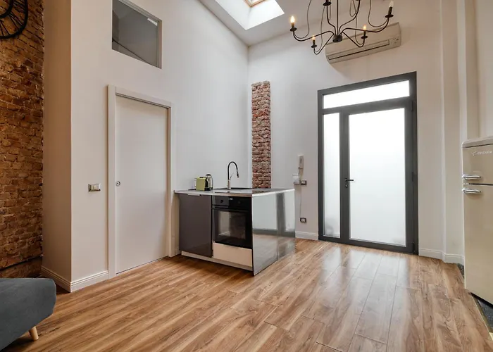 - Loft Industrial Chic アパート *