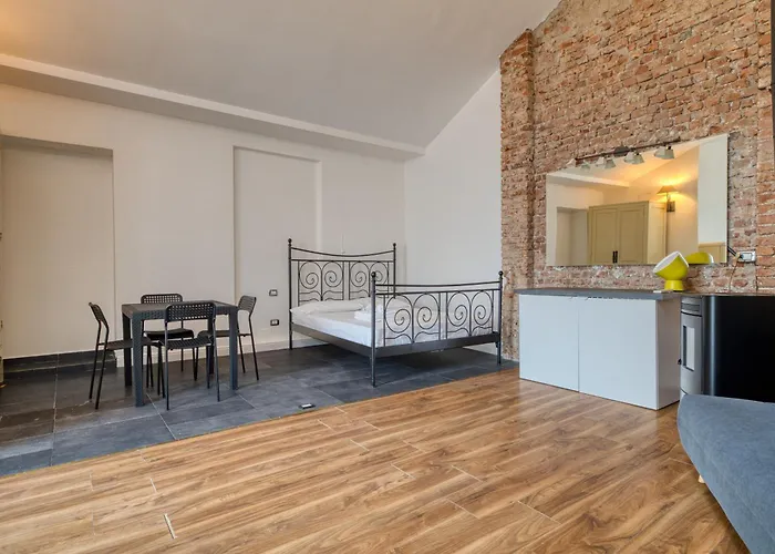 - Loft Industrial Chic アパート *