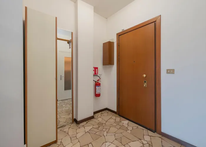 I-host - Marochetti 10 * Milano