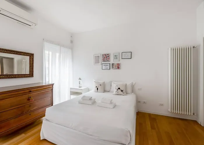 The Garibaldi * ميلان