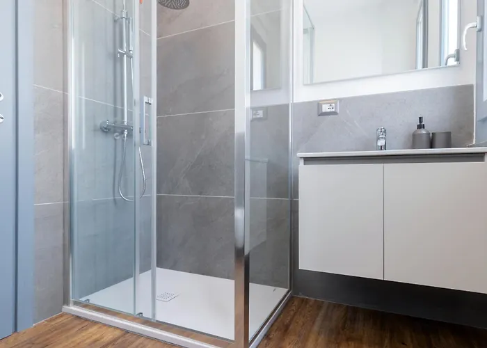 Parcheggio Privato E Casa Moderna Con Vista Storica Appartamento