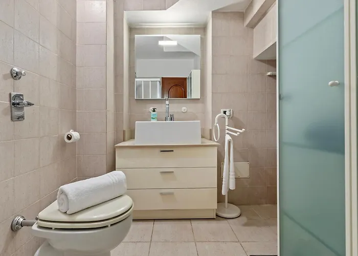 Ampia Casa Su Due Piani, A Pochi Minuti Dai Navigli E Metro *