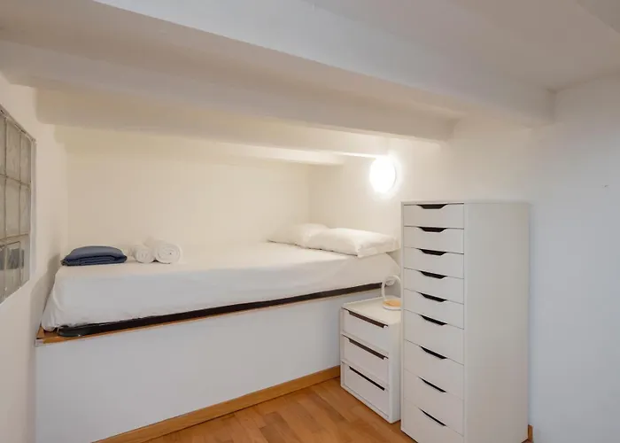 I-host - Pavia 10 *