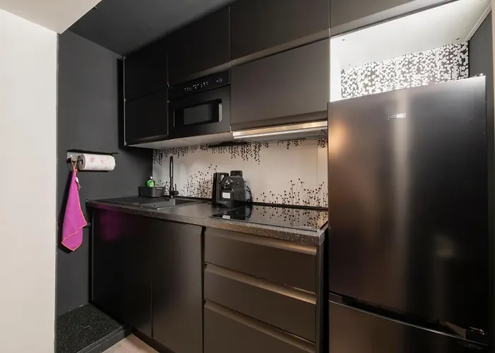 I-host - Pavia 10 Milan