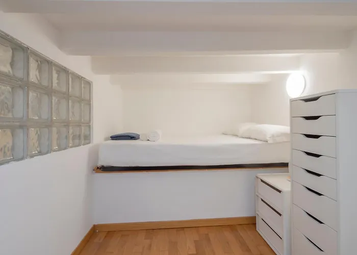 I-host - Pavia 10 Milan