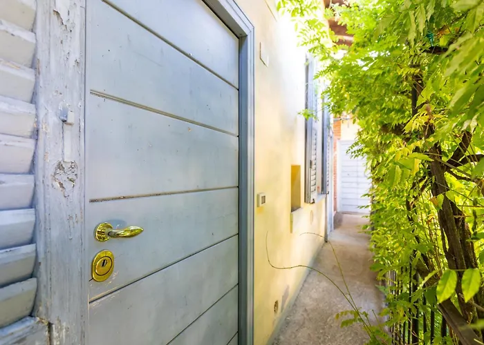 The Boutique - Tortona Design District & Navigli - Luxury With Balcony - Tram 2 Direct To Duomo - Center Milano