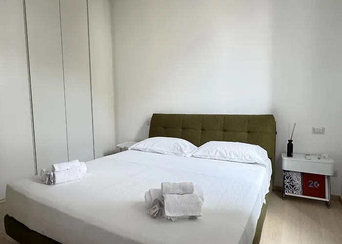 Lejlighed Sant'agostino Large & Elegant Apartment, Milano