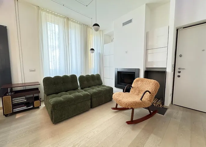 Sant'agostino Large & Elegant Apartment, * Milano