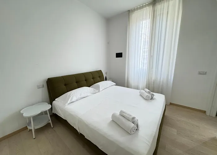 Sant'agostino Large & Elegant Apartment, *