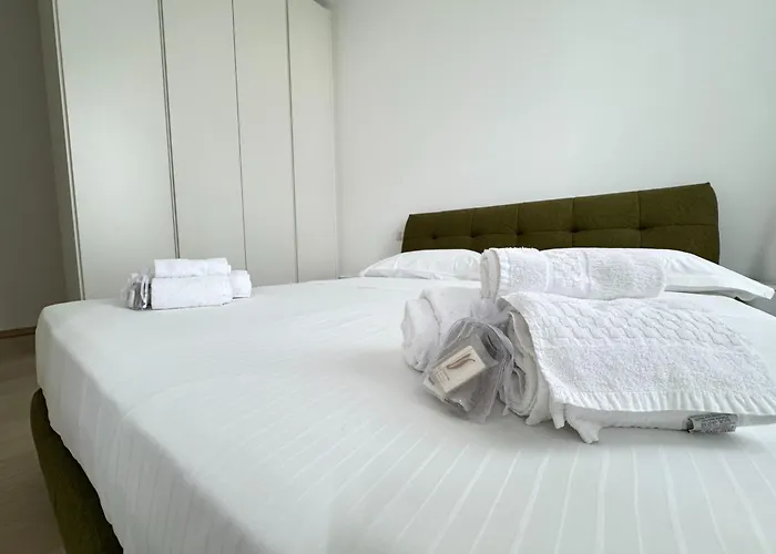 Apartment Sant'agostino Large & Elegant Apartment, *