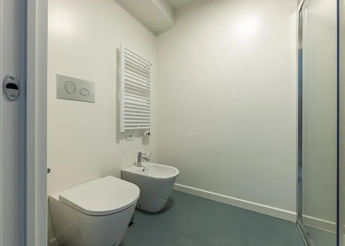 Navigli Charme Urbano Tra Design E Quiete アパート ミラノ