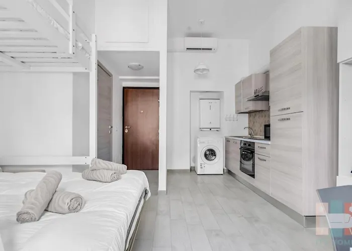 Do11 -10 Minutes From The Duomo-