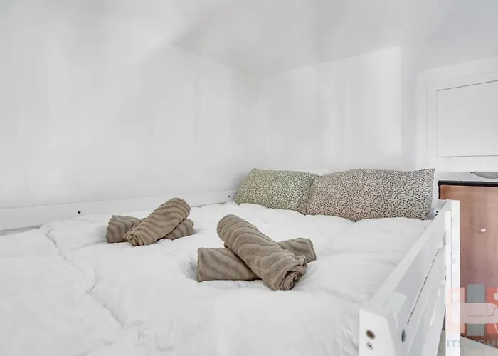 Do11 -10 Minutes From The Duomo- * Milánó