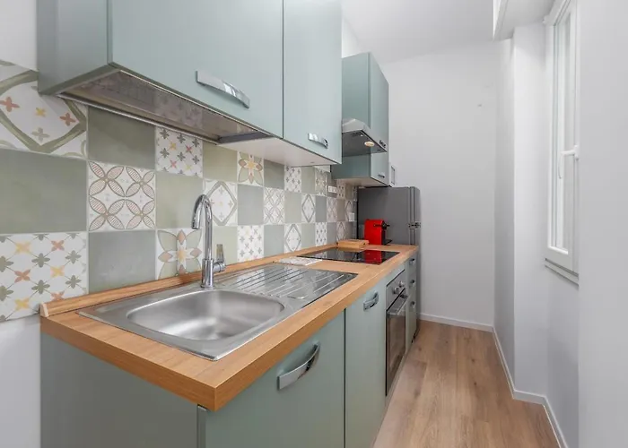 Appartement Easy Parking, 10 Min To Malpensa Express, Air Conditioning Milaan