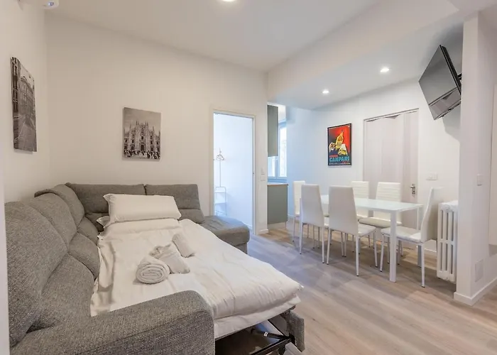 Appartement Easy Parking, 10 Min To Malpensa Express, Air Conditioning Milaan