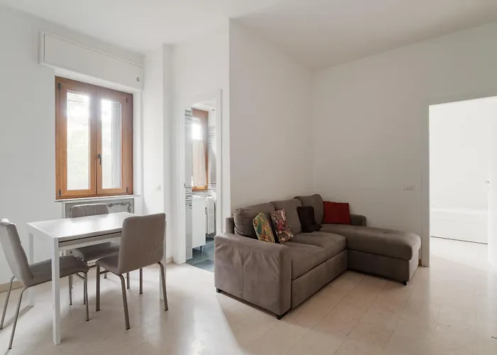 Guesthost - Mm3 Corvetto Bright * Mediolan