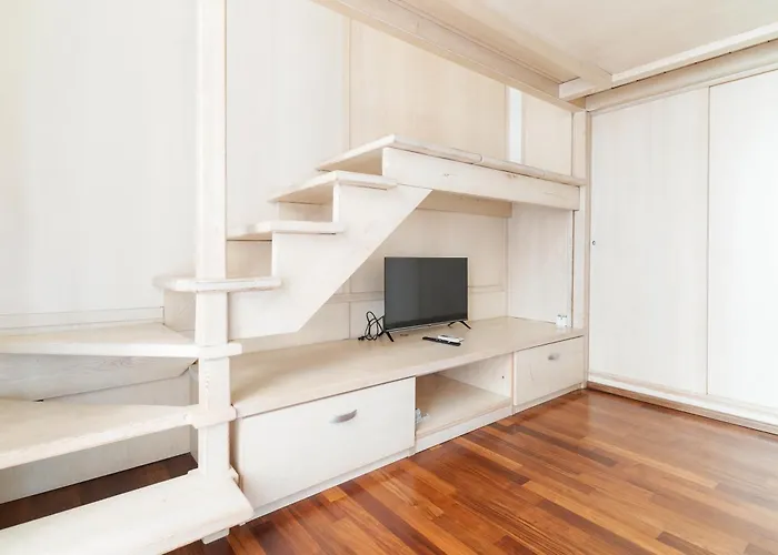 Guesthost - Sempione Bright