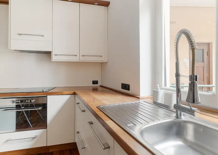 Guesthost - Sempione Bright *