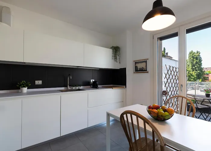 Rolandi Duplex With Terrace شقة ميلان